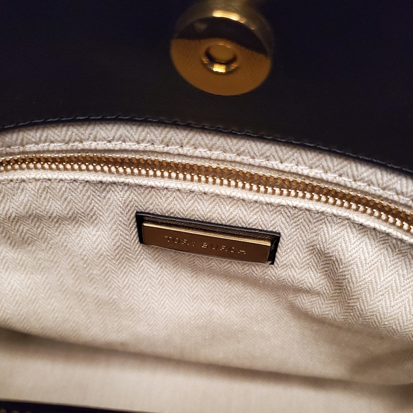 Tory Burch Kira Chevron Tote, Black - Picture 6 of 8